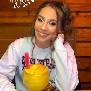 Meet your Posher, Ashleigh